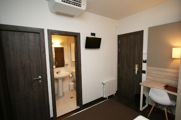 Hotel Pyrénées (Andorra la Vella)